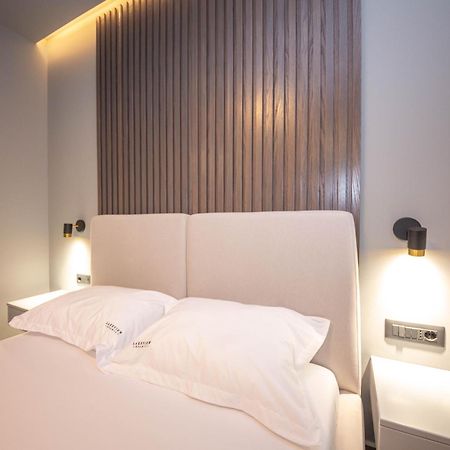 Lake View Rooms Ксамил Екстериор снимка