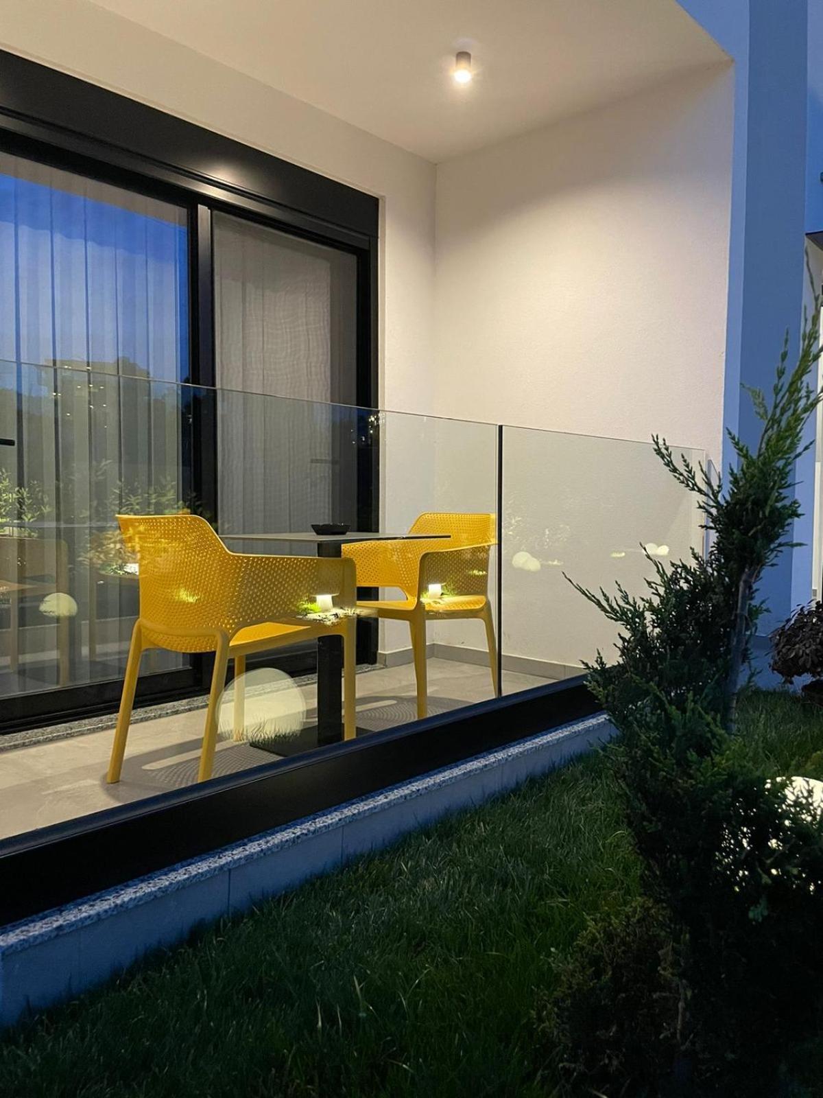 Lake View Rooms Ксамил Екстериор снимка