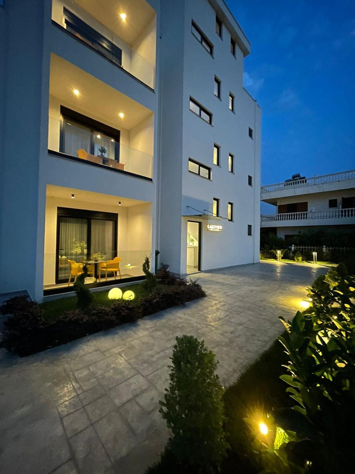 Lake View Rooms Ксамил Екстериор снимка