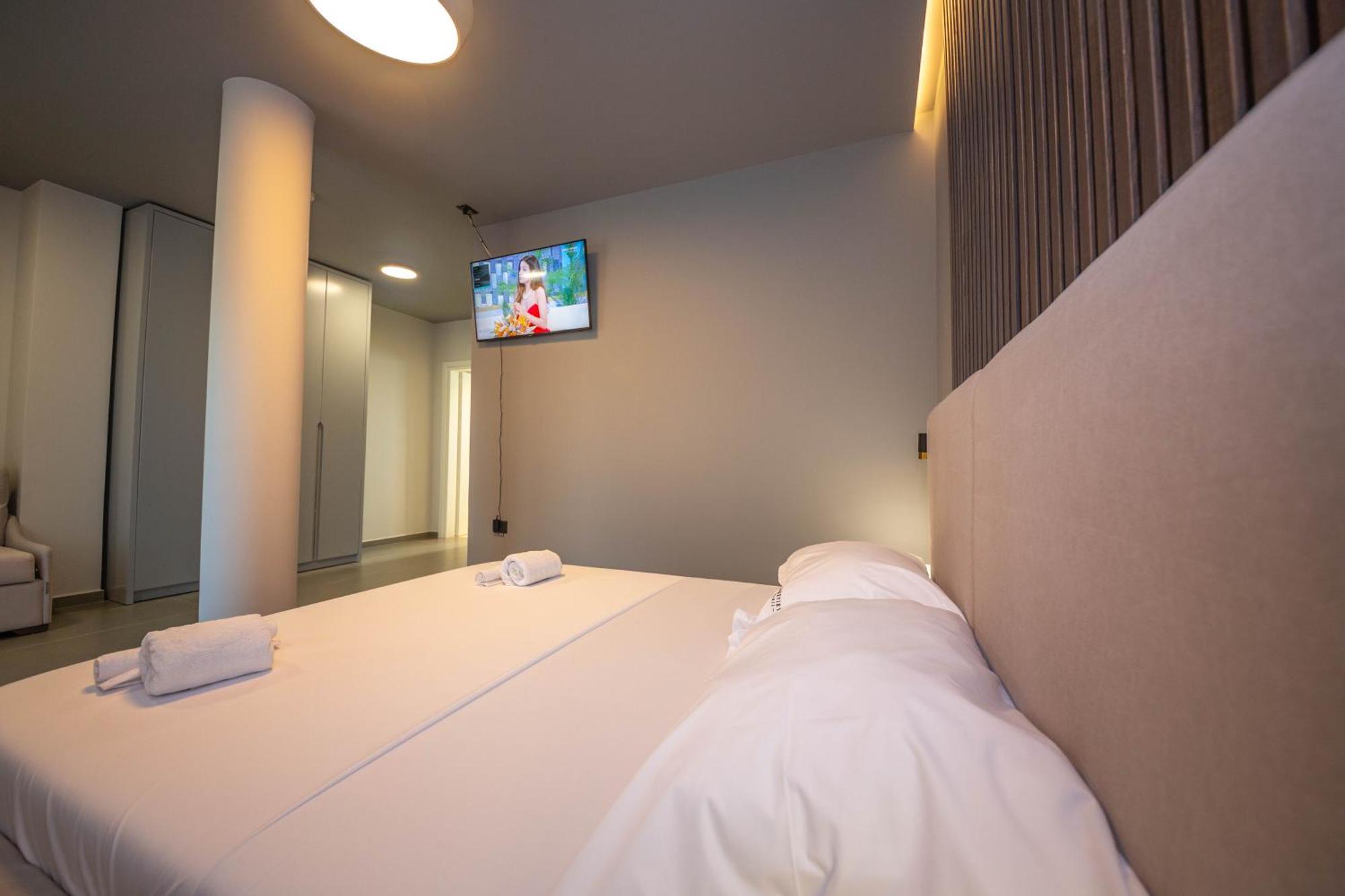 Lake View Rooms Ксамил Екстериор снимка