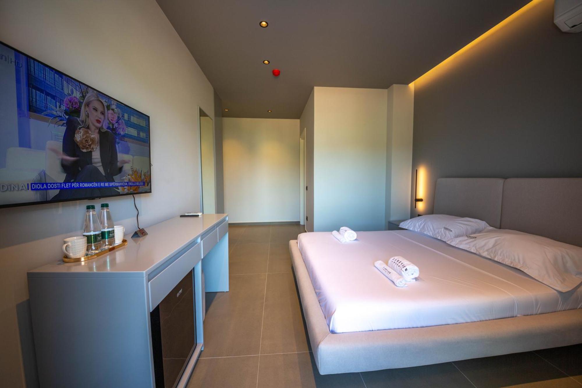 Lake View Rooms Ксамил Екстериор снимка