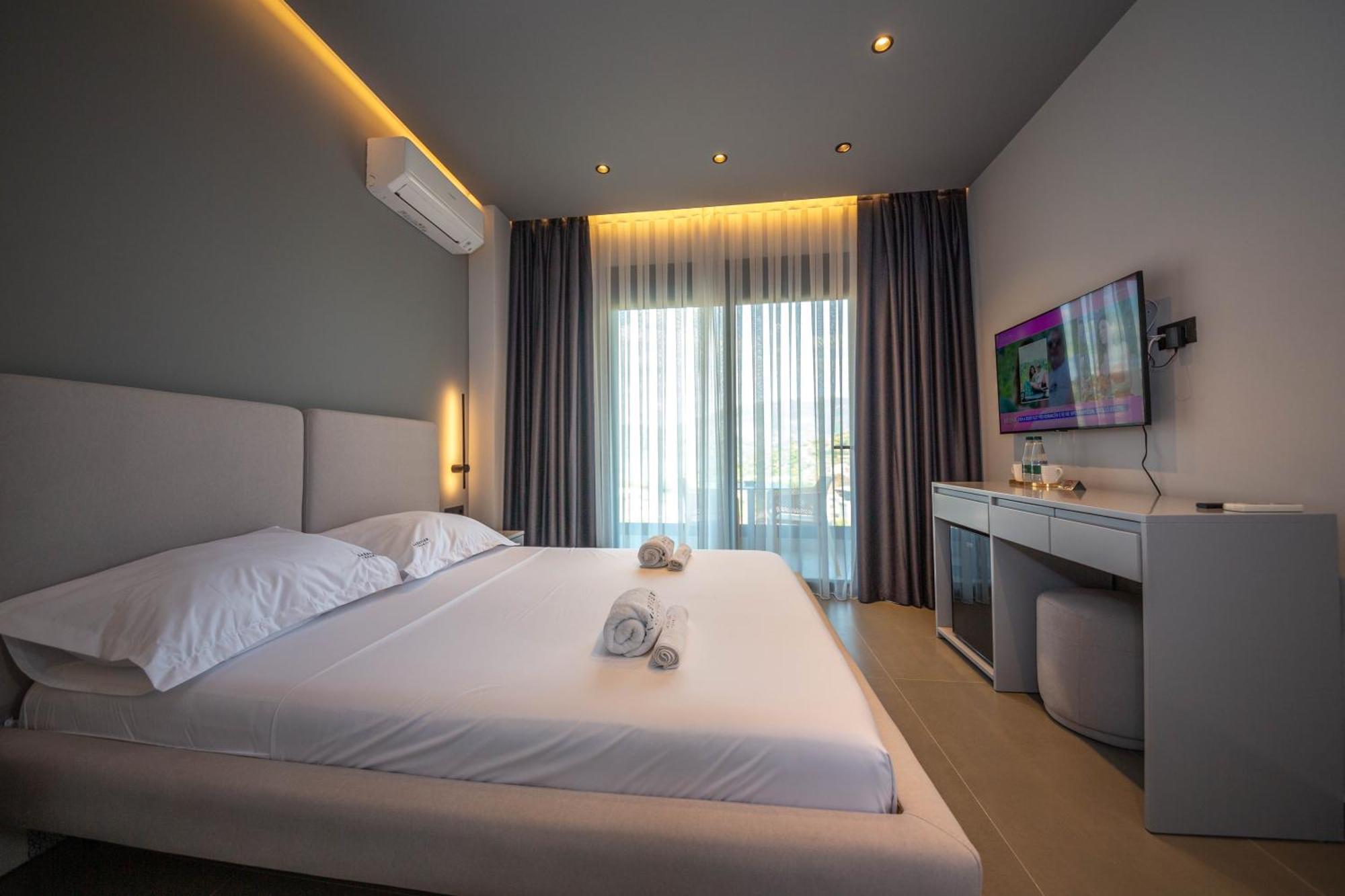 Lake View Rooms Ксамил Екстериор снимка