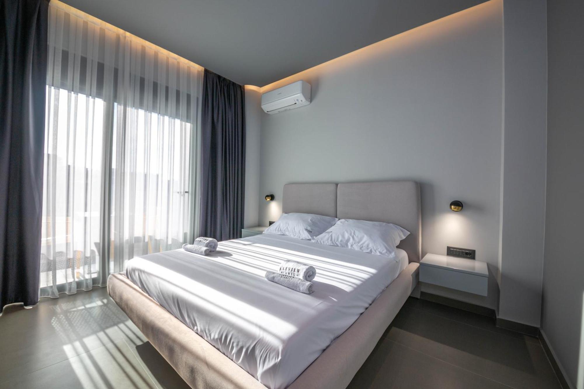 Lake View Rooms Ксамил Екстериор снимка