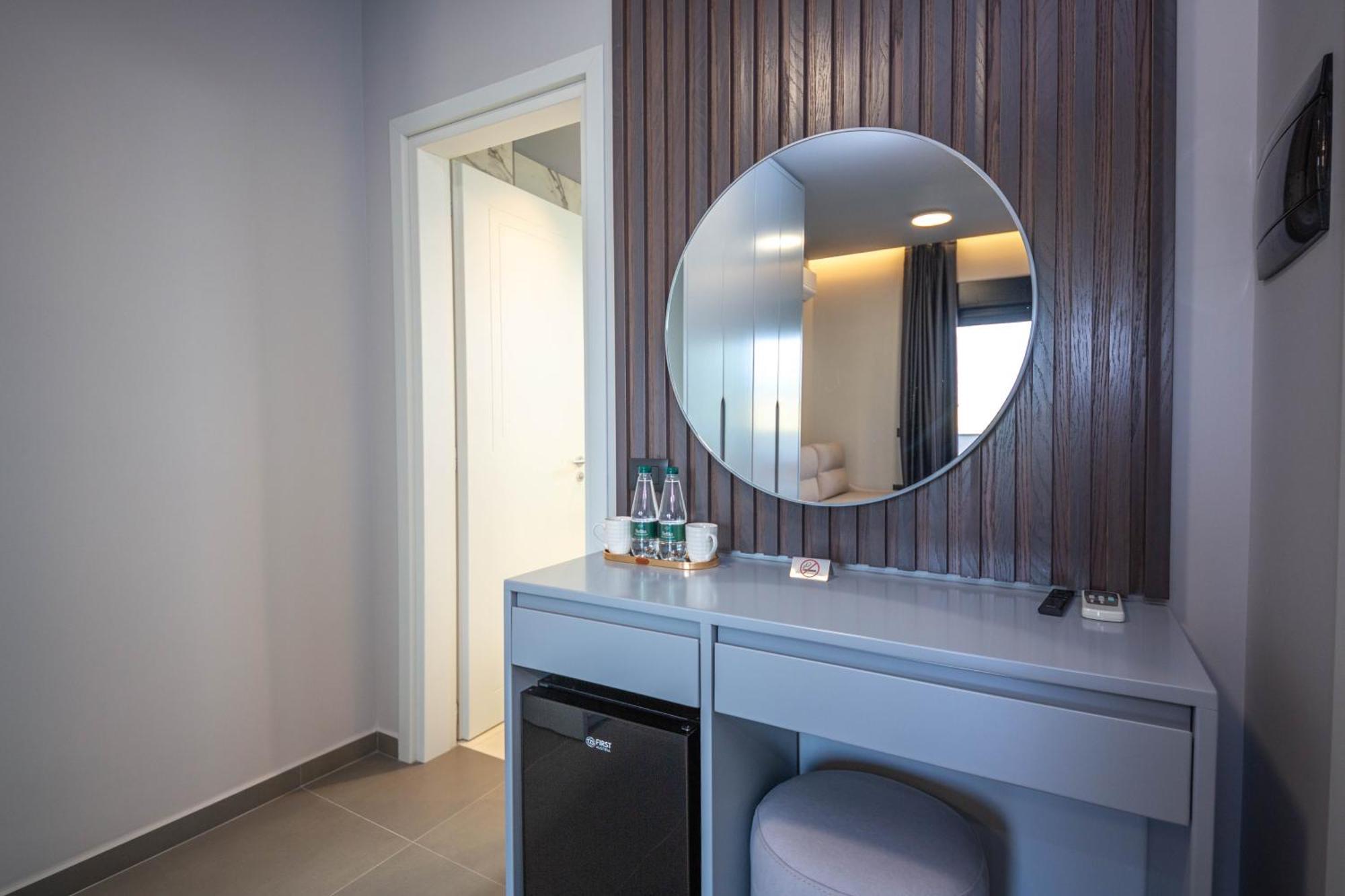 Lake View Rooms Ксамил Екстериор снимка