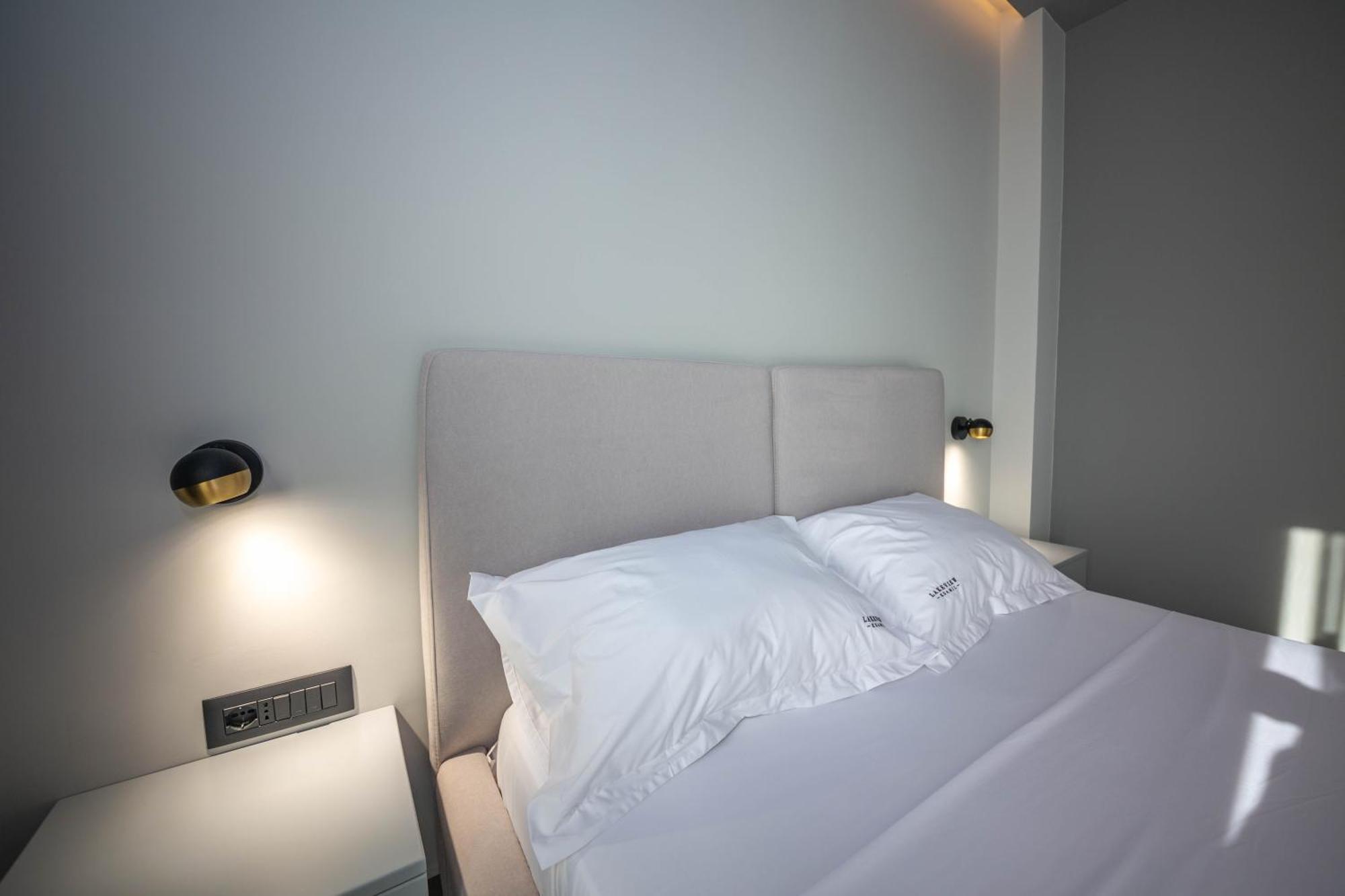 Lake View Rooms Ксамил Екстериор снимка