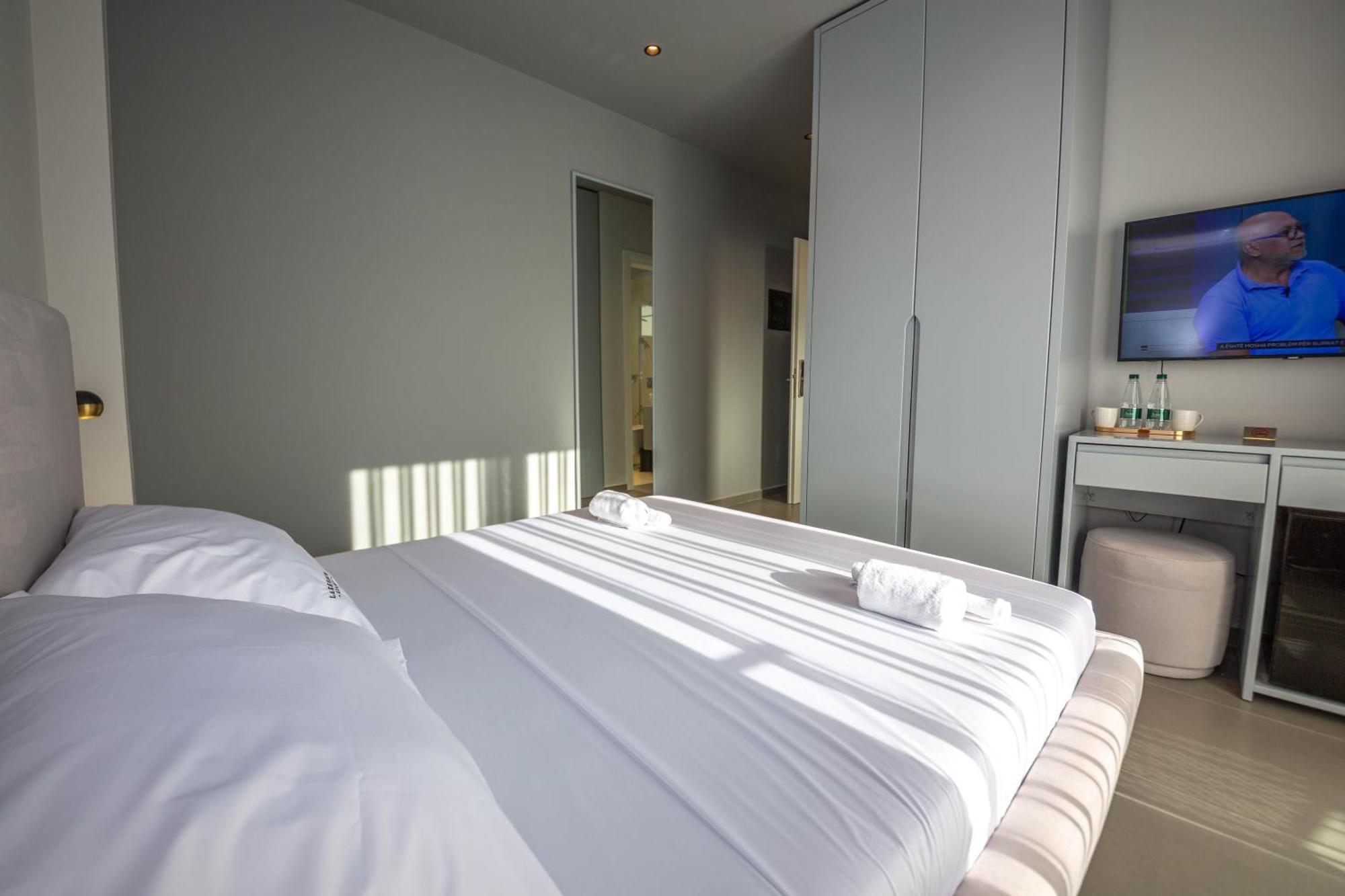 Lake View Rooms Ксамил Екстериор снимка