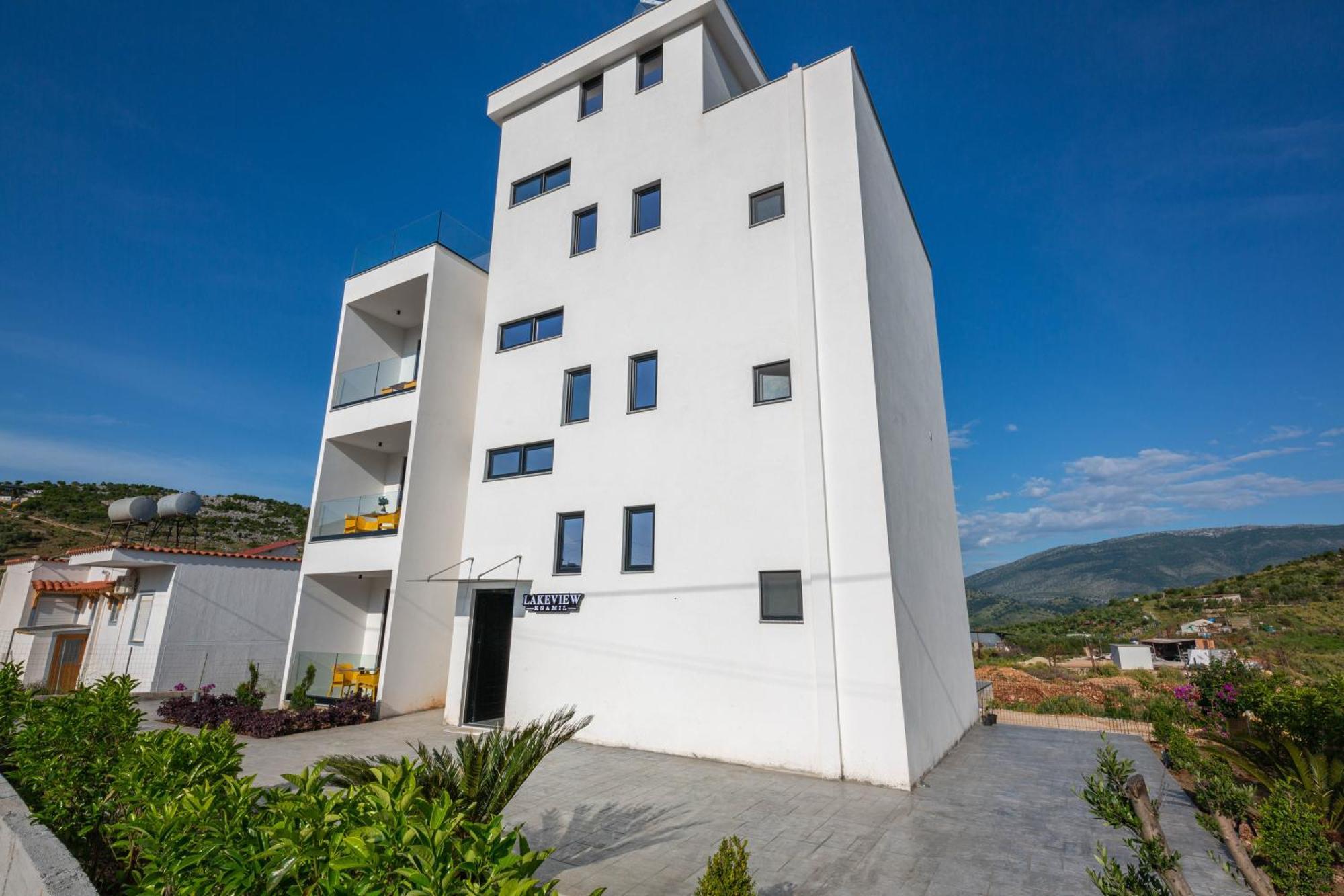 Lake View Rooms Ксамил Екстериор снимка