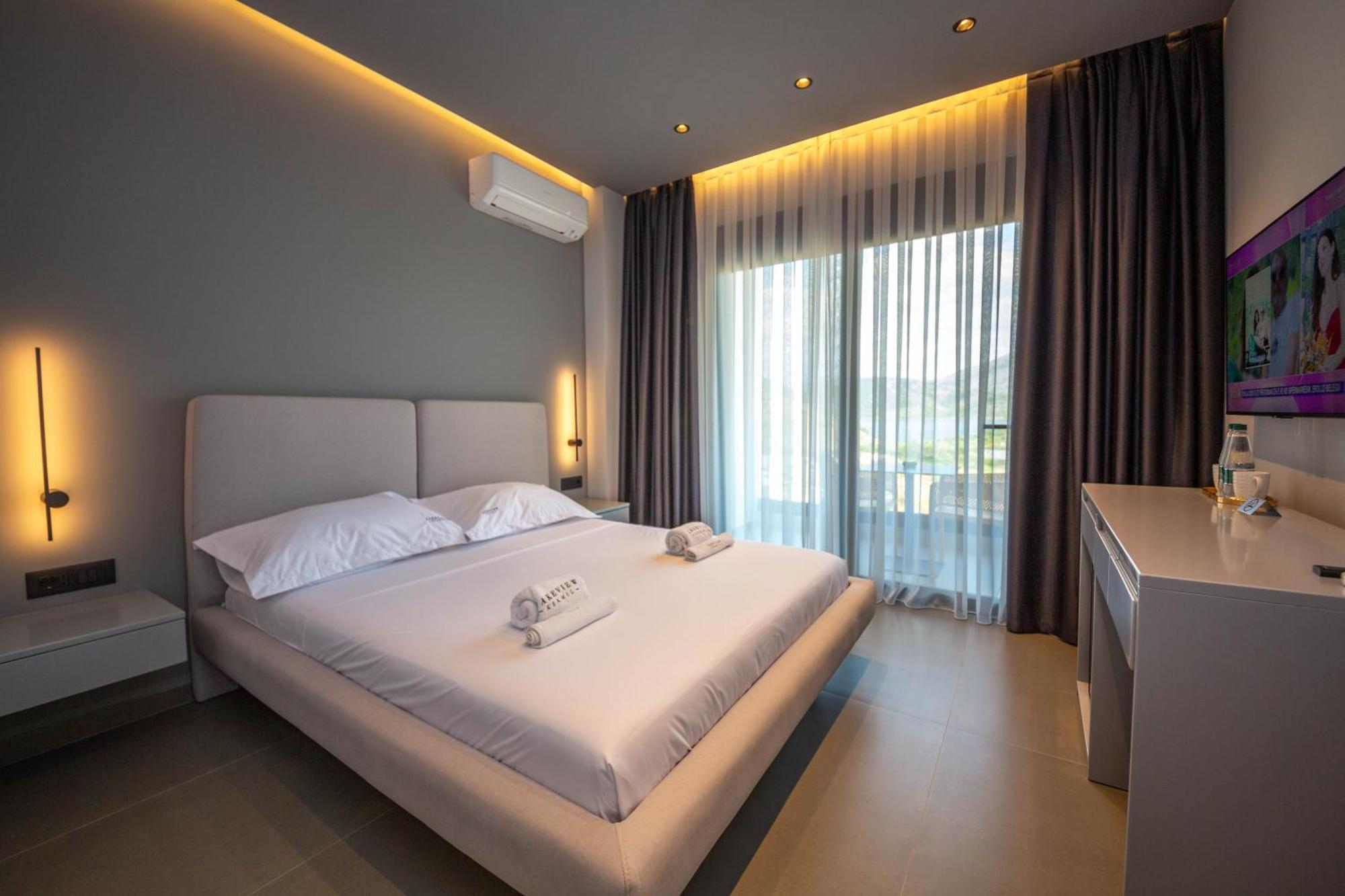 Lake View Rooms Ксамил Екстериор снимка