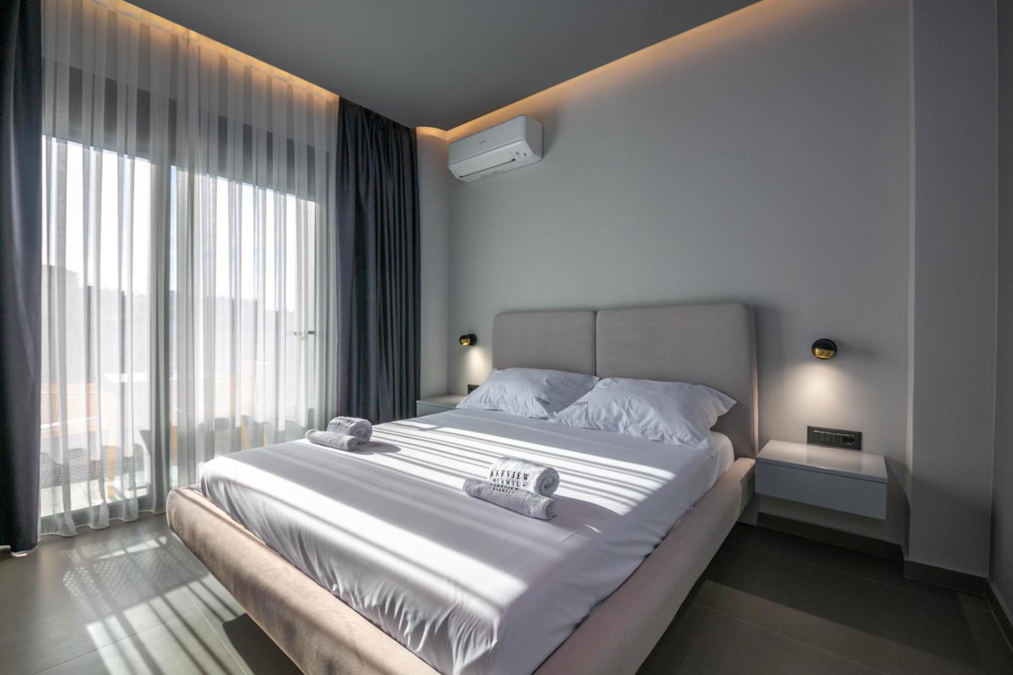 Lake View Rooms Ксамил Екстериор снимка