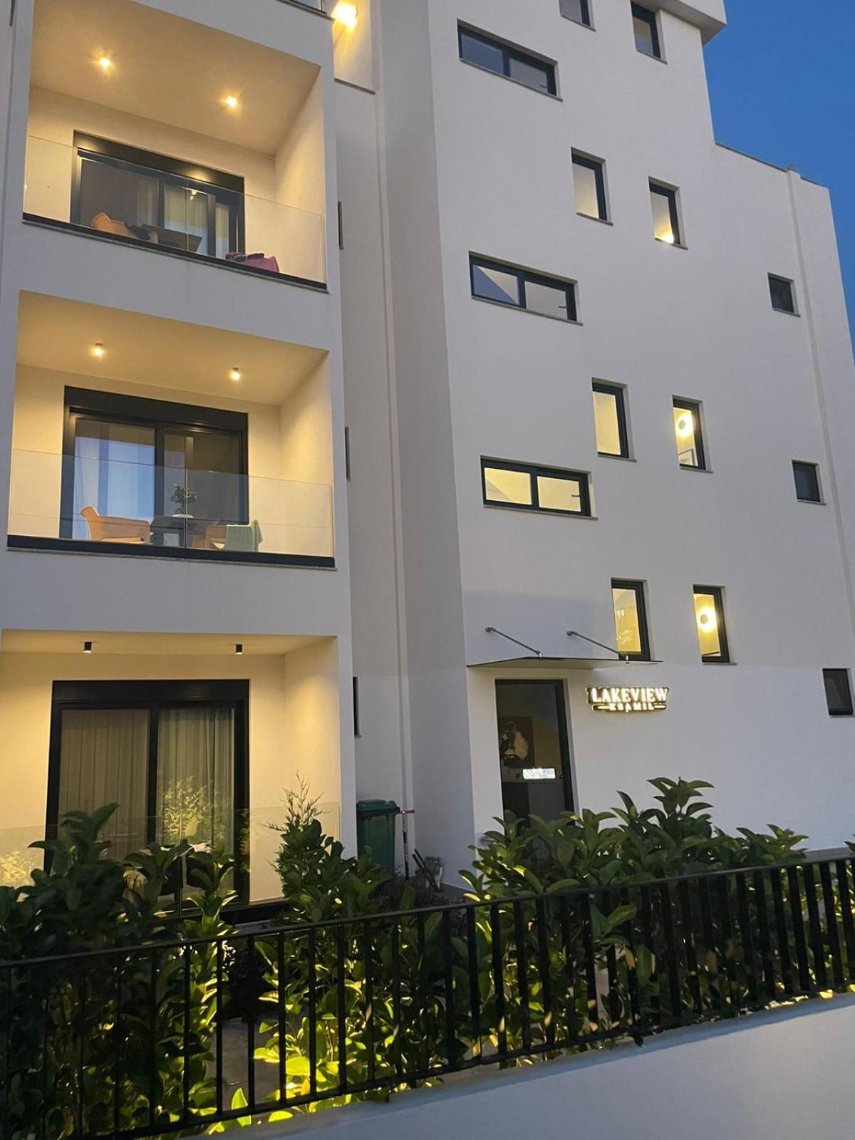Lake View Rooms Ксамил Екстериор снимка