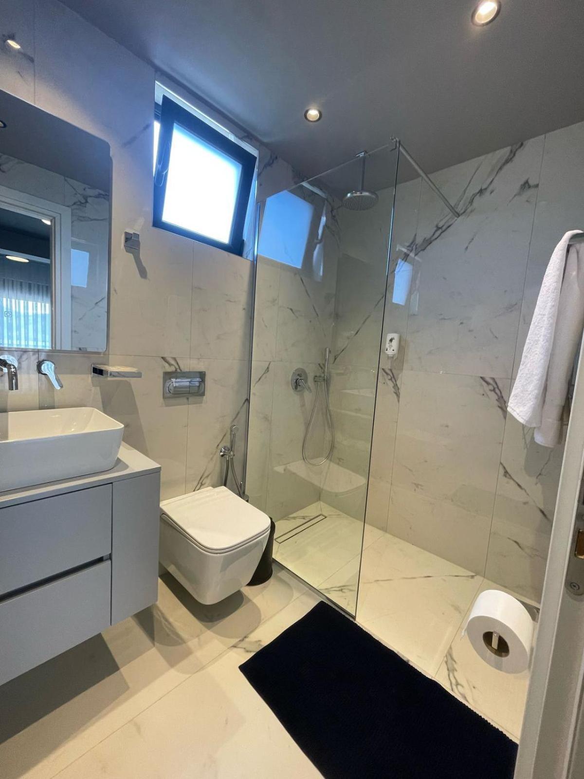 Lake View Rooms Ксамил Екстериор снимка