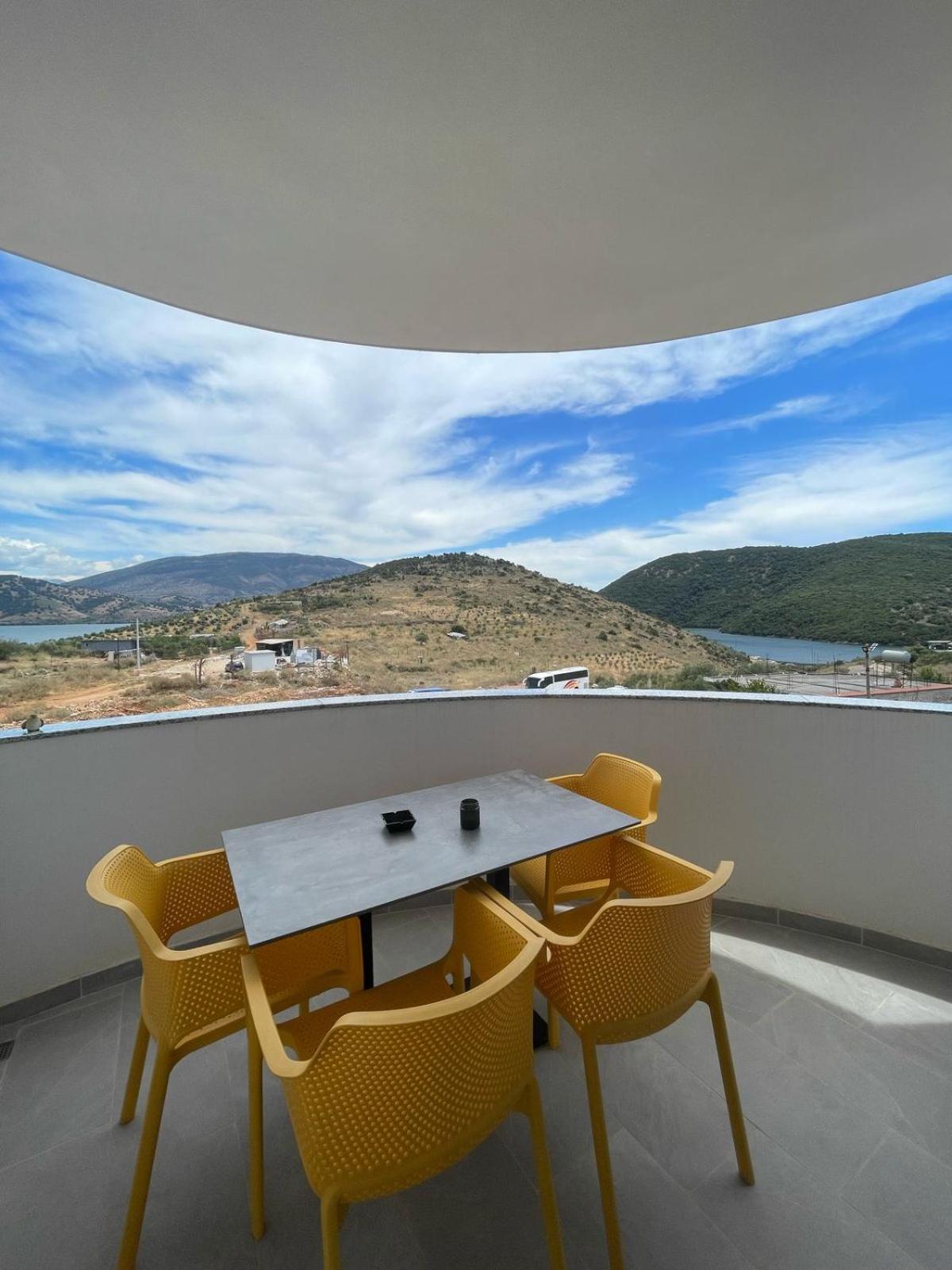 Lake View Rooms Ксамил Екстериор снимка