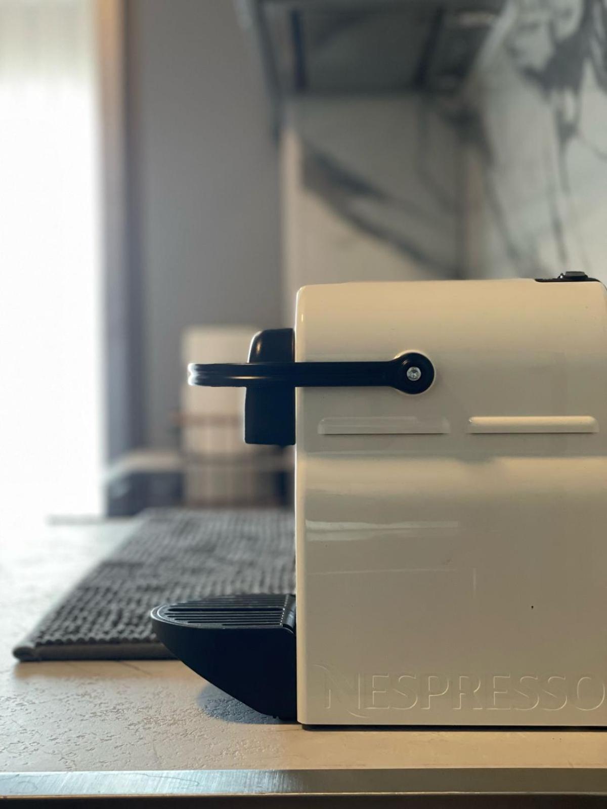 Lake View Rooms Ксамил Екстериор снимка