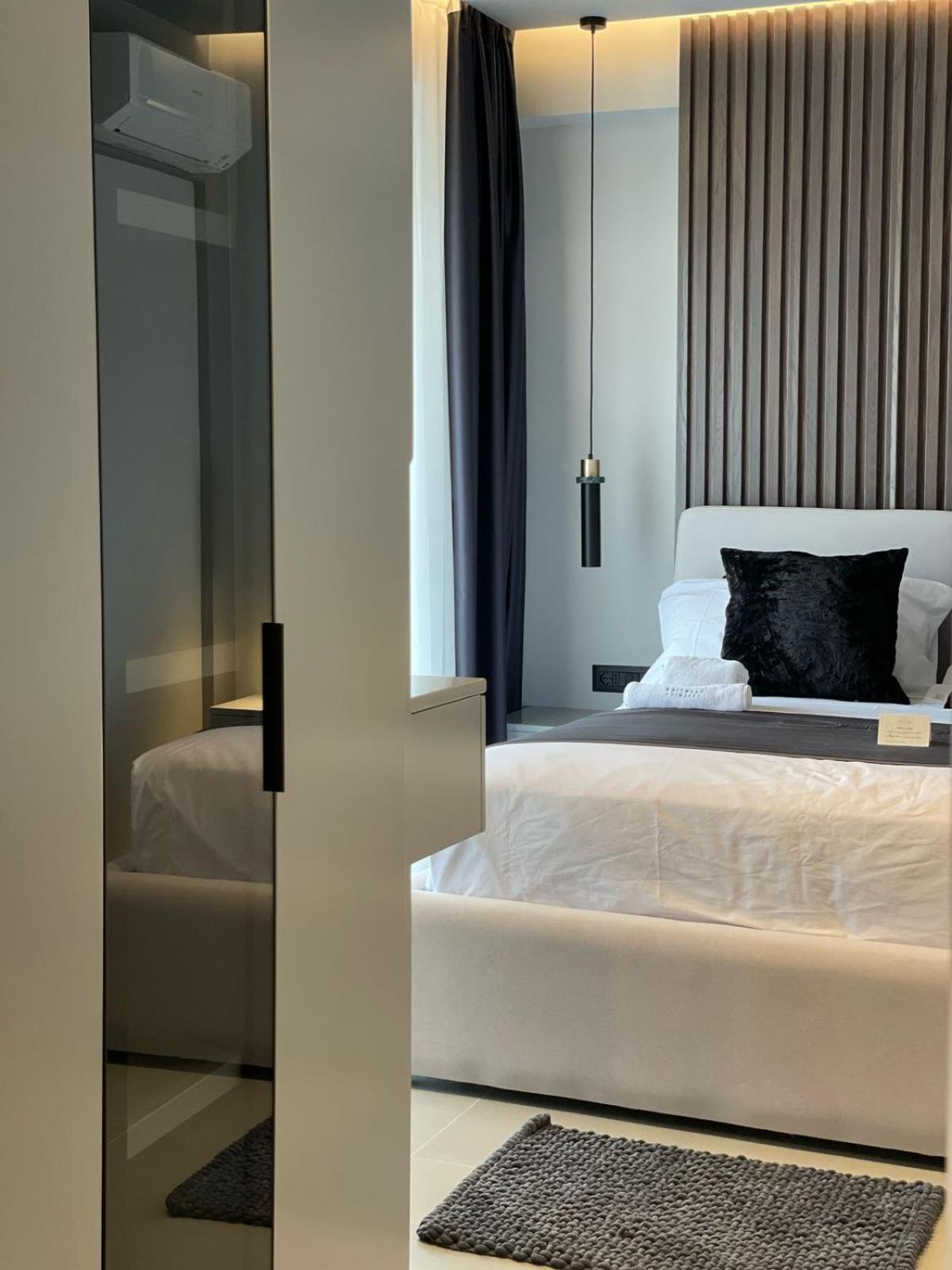 Lake View Rooms Ксамил Екстериор снимка