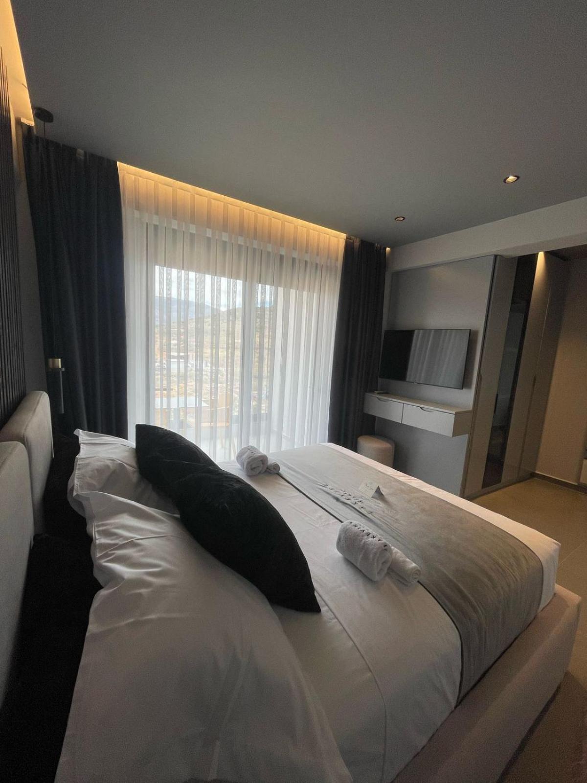 Lake View Rooms Ксамил Екстериор снимка