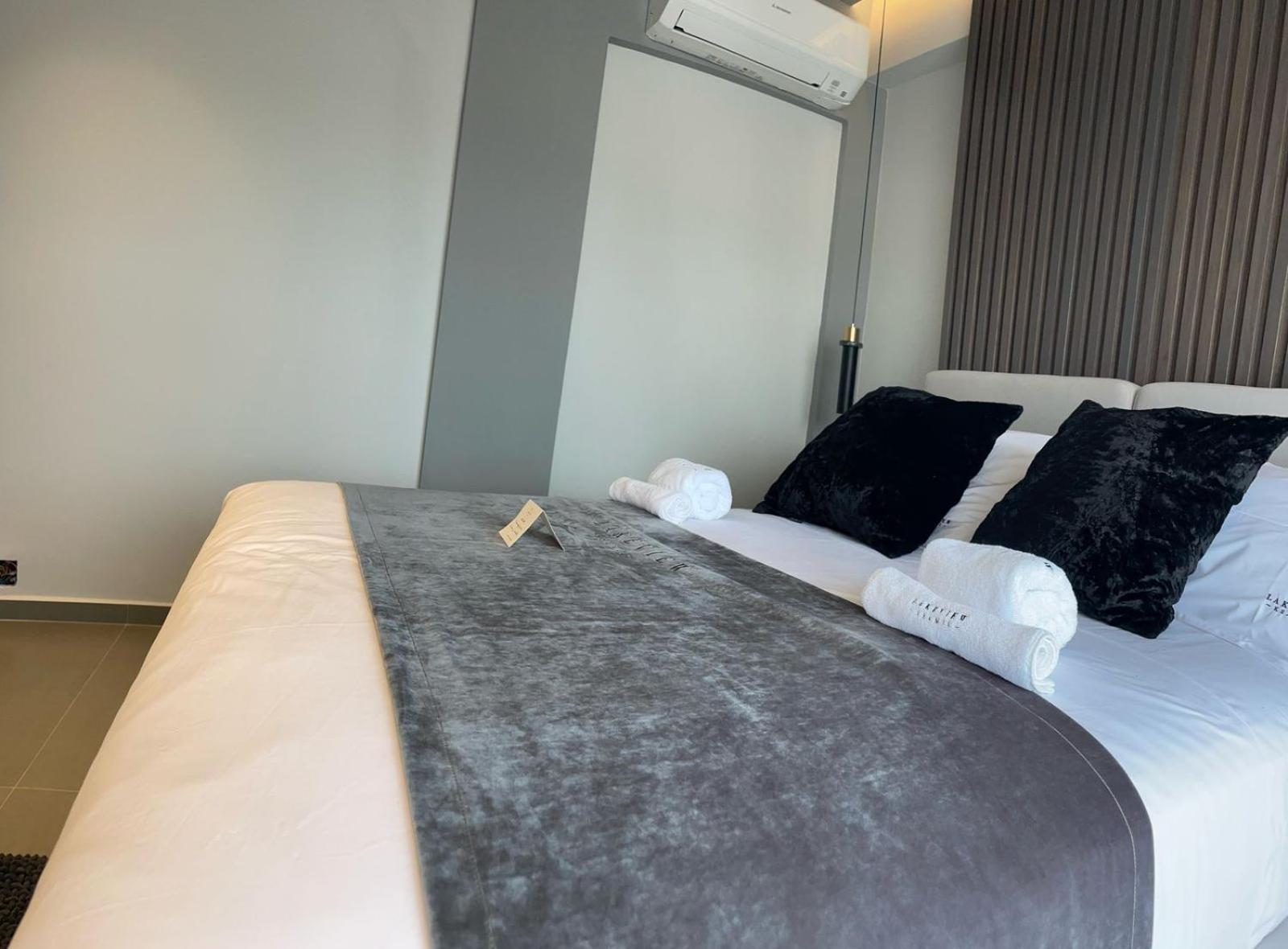 Lake View Rooms Ксамил Екстериор снимка